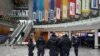 Полицајци во седиштето на полската државна телевизија ТВП, 20 декември 2023 година.