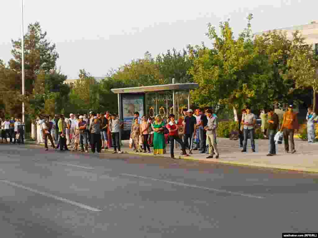 Aşgabadyň awtobus duralgasy