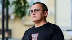 Руслан Валиев на выставке в Варшаве. Фото: Telegram-канал "Лиги Свободных наций"
