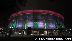 A budapesti Puskás Aréna 2020. november 11-én, az UEFA Európa-selejtező magyar-izlandi rájátszási mérkőzésének előestéjén.