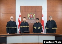 სასამართლოს პირველი კოლეგიის მოსამართლეები გიორგი თევდორაშვილი, ვასილ როინიშვილი, ევა გოცირიძე, გიორგი კვერენჩხილაძე