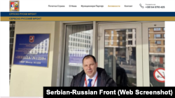 Objava na sajtu Srpsko-ruskog fronta, na kojoj se vidi Dobrosav Marić kao posmatrač na predsedničkim izborima u Rusiji, u martu 2024, na kojima je Putin odneo ubedljivu pobedu. Zapad dovodi u pitanje regularnost ovih izbora, ukazujući na gušenje opozicije.