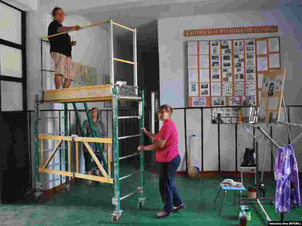 Lucru intens pentru renovarea interioarelor