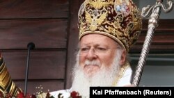 У липні Вселенський патріарх Варфоломій заявив, що кінцевою метою Константинополя є надання українській церкві автокефалії