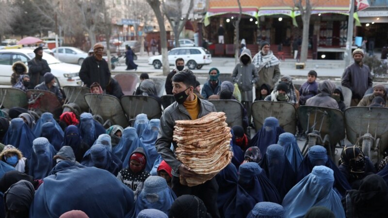 نړیوال بانک: افغانستان کې غذايي امنیت له‌منځه تللی او خدمات له لاسه وتلي