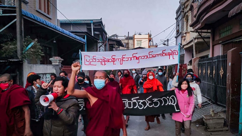 На годишнината од пучот, протести ширум Мјанмар