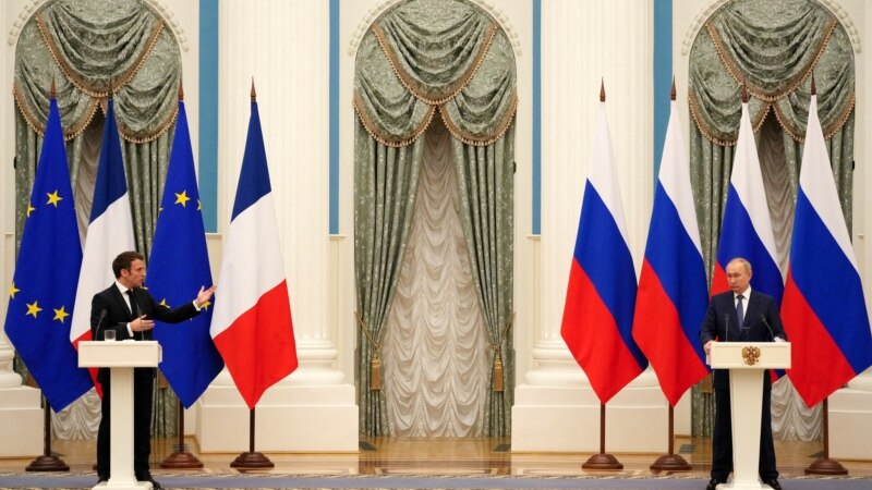 Putin, Macron Vow More Karabakh Peace Efforts