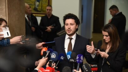 Правителството на Черна гора водено от премиера Здравко Кривокапич загуби