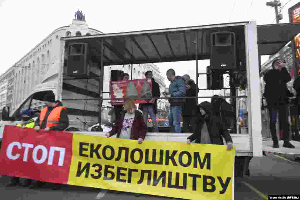 Za razliku od prethodnih okupljanja, organizatori su izdvojili samo jedan zahtev &ndash; da se poštuje već postojeći Zakon o kvalitetu vazduha, što podrazumeva obaveštavanje javnosti posredstvom lokalnih televizija u trenucima kada je vazduh zagađen.