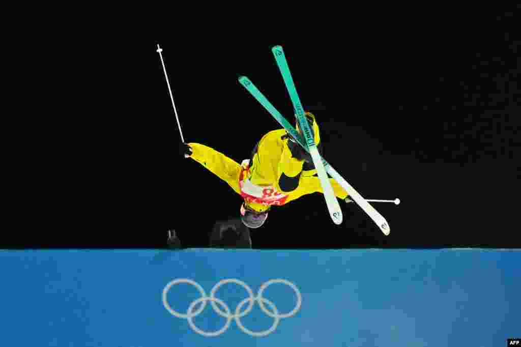 Kazakhstan&#39;s Dmitry Reikherd competes in the freestyle skiing men&#39;s moguls qualification during the Beijing 2022 Winter Olympic Games at the Genting Snow Park A &amp; M Stadium in Zhangjiakou on February 5.