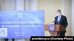 Președintele Klaus Iohannis a spus la lansarea planului anti-cancer că va urmări îndeaproape progresul în implementarea lui, deoarece România este în topul statisticilor europene privind numărul bolnavilor de cancer.