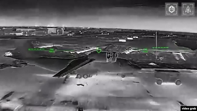 У ніч на 2 квітня 2026 року 1-й окремий центр СБС України та 9-й департамент ГУР МО України завдали удару по пункту передпольотної підготовки російських БПЛА «Оріон», а також літаку АН-72П та РЛС «Меч» на військовому аеродромі «Кіровське» на сході окупованого Криму