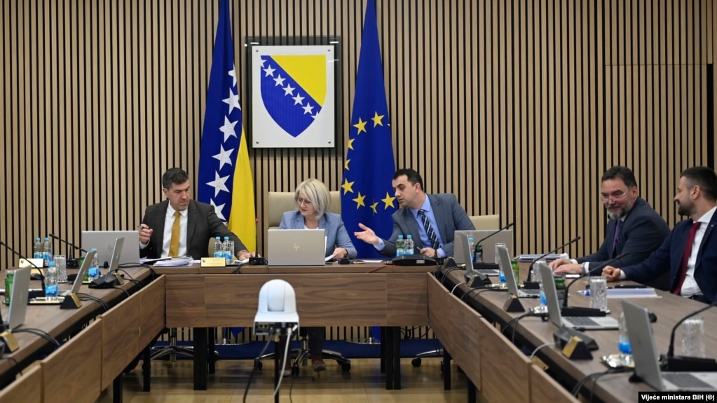 Sjednica Vijeća ministara BiH u Sarajevu, 22. 4. 2025. na kojoj se glasalo da se dug prema Viaductu isplati iz dobiti Centralne banke BiH