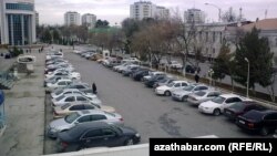 Avtomobil parkı
