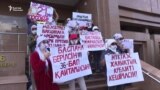 Нур-Султанда митингге чыккан энелер көчөдө түнөштү