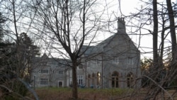 Кілленворт, маєток, побудований в 1913 році для Джорджа дю Понта Пратта. Радянське керівництво придбало його у 1950-х роках. Ґлен-Ков, Лонг-Айленд, Нью-Йорк, США