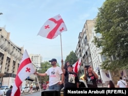 პროევროპულ აქციებზე დაკავებულთა ოჯახის წევრები.