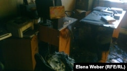 Один из кабинетов редакции газеты "Зеркало", пострадавший при пожаре. Темиртау, 7 ноября 2012 года. 