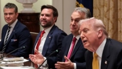 Donald Trump, az Egyesült Államok elnöke Orbán Viktor miniszterelnökkel, J. D. Vance alelnökkel és Pete Hegseth védelmi miniszterrel Washingtonban, a Fehér Házban 2025. november 7-én