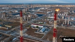 ფოტო არქივიდან. კომპანია „ლუკოილის“ ნავთობგადამამუშავებელი ქარხანა ვოლგოგრადში