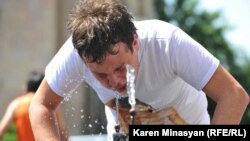 Armenia -- Armenians celebrate the Water Festival, Vardavar, Yerevan, 07Jul2013