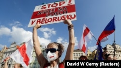 «Вместе за Беларусь»: акция солидарности с Беларусью в Праге. Как это было (фотогалерея)