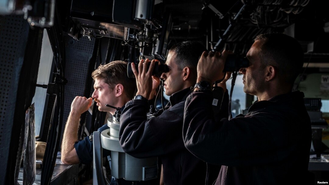 На ходовом мостике американского десантного транспортного корабля Green Bay, находящегося в Тайваньском проливе (Архивное фото)