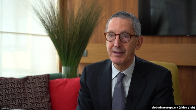 Edward P. Joseph, ligjërues në Universitetin Johns Hopkins.