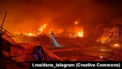 რუსეთის სარაკეტო შეტევით გამოწვეული ხანძარი ნიკოლაევში. 2024 წლის 15 ოქტომბერი