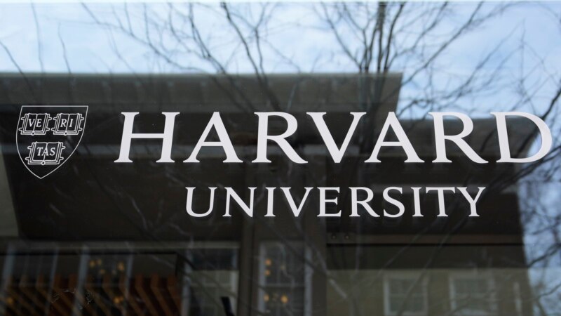 Administrația Trump interzice Universității Harvard să mai înscrie studenți străini. Harvard: „Decizia e ilegală”