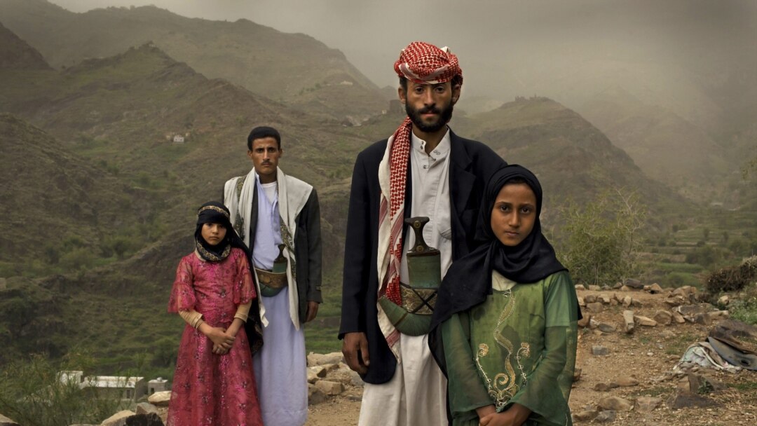 Кемпірлер порно ойнап жатыр Порно мерекелік романтикалық бейне