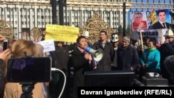 Жарандык коомдун 5-марттагы акциясы. Президенттик аппараттын алды.