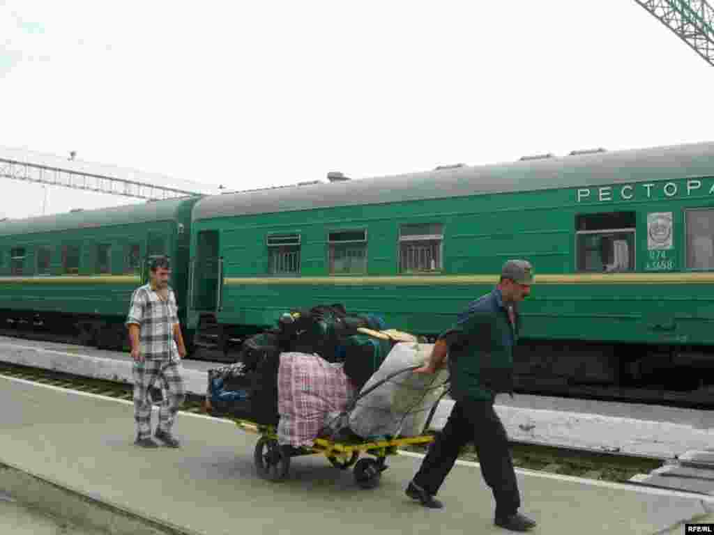 Муҳоҷирони корӣ бармегарданд #27