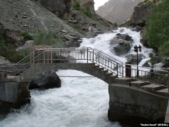 Рӯдхонаи Паткуноб дар Дарвоз