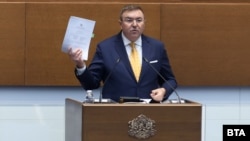 Председателят на парламентарната здравна комисия Костадин Ангелов, 28 октомври, Народно събрание.