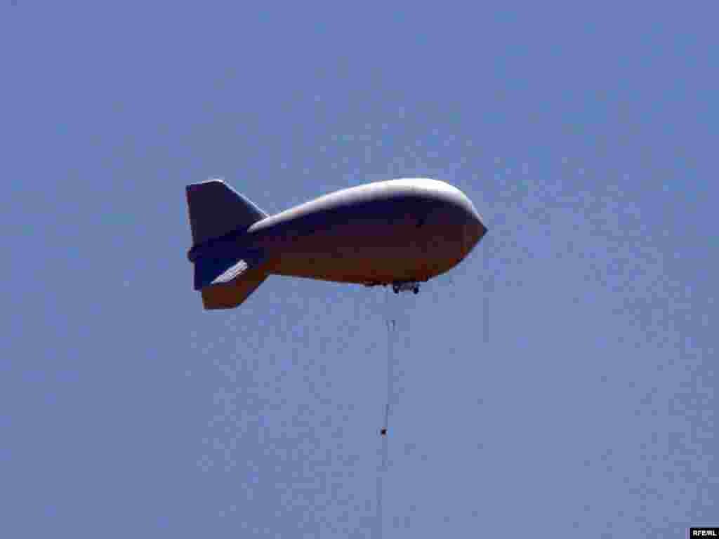 Leti, leti, leti... - Avganistan - Kabul - Baloni sa sigurnosnim kamerama koji će pomagati da se održava red tokom izbornih dana