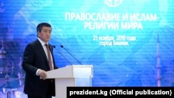 Сооронбай Жээнбеков.