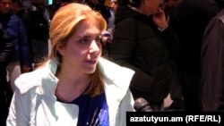 Հալեպահայ Նորմա Բաբայանը «Զվարթնոց» օդանավակայանում: 1-ը նոմեբերի, 2016 թ․