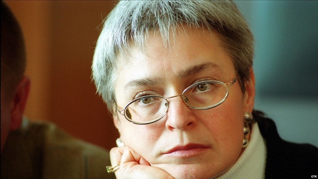 Anna Politkovskaia a fost ucisă pe 7 octombrie 2006. În aceeași zi, Vladimir Putin împlinea 54 de ani
