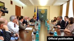 Delegația Congresului American la întrevederile cu premierul Iurie Leancă și membri ai guvernului