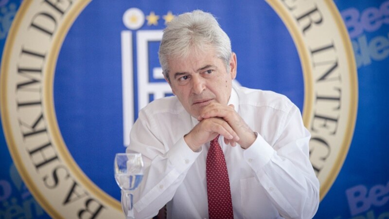 Ахмети: Ништо лошо нема да биде ако го вметнеме бугарското малцинство во Уставот 