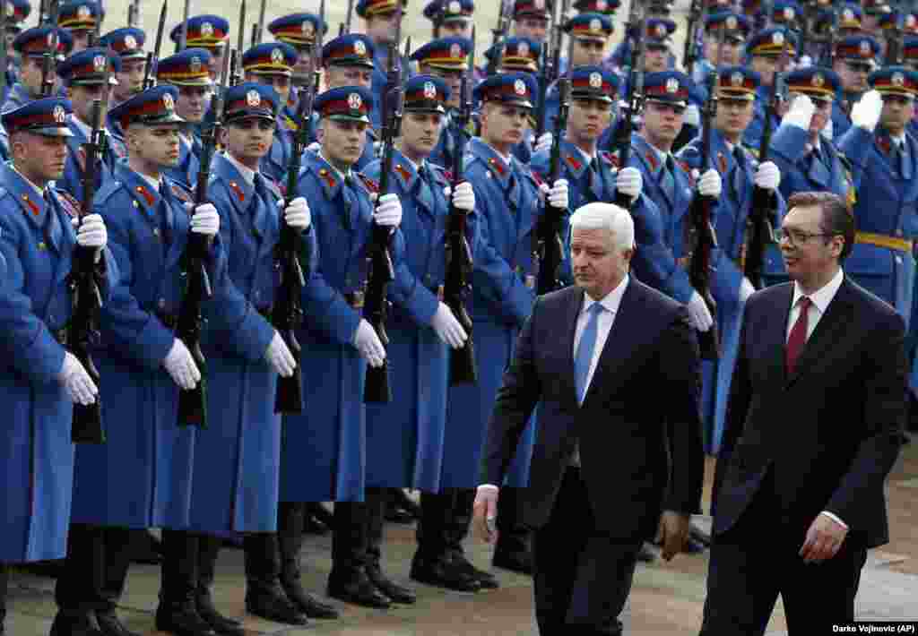 Nakon toga priređen je svečani doček ispred Palate Srbija gdje ga je dočekao, u to vrijeme, premijer Srbije Aleksandar Vučić.&nbsp;