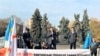 “Эл тиреги” кыймылынын лидери Нуржан Алтаев (ортодо) митингде сүйлөп жатат. Алматы, 1-ноябрь, 2021-жыл