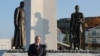 Путин в Севастополе возложил цветы к новому «памятнику окончанию Гражданской войны в России» (+фото)