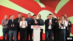 Зоран Заев и партиското раководство на прес-конференција по поразот на локалните избори на 31 октомври 2021