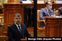 Marcel Ciolacu, în timpul votării unei moțiuni de cenzură precedente, cea prin care fostul premier Florin Cîțu a fost demis.