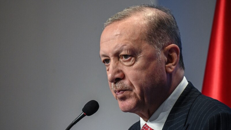 Erdogan urdhëron që të hetohet rënia e lirës turke