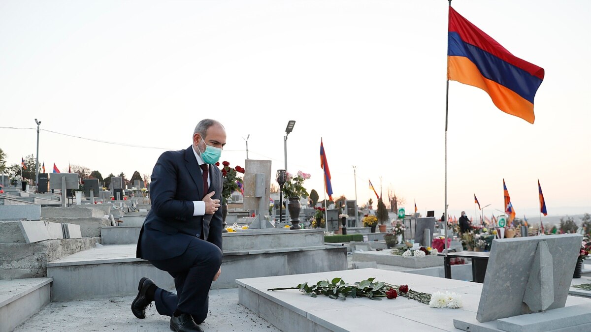 Премьер-министр Армении посетил воинский пантеон «Ераблур»