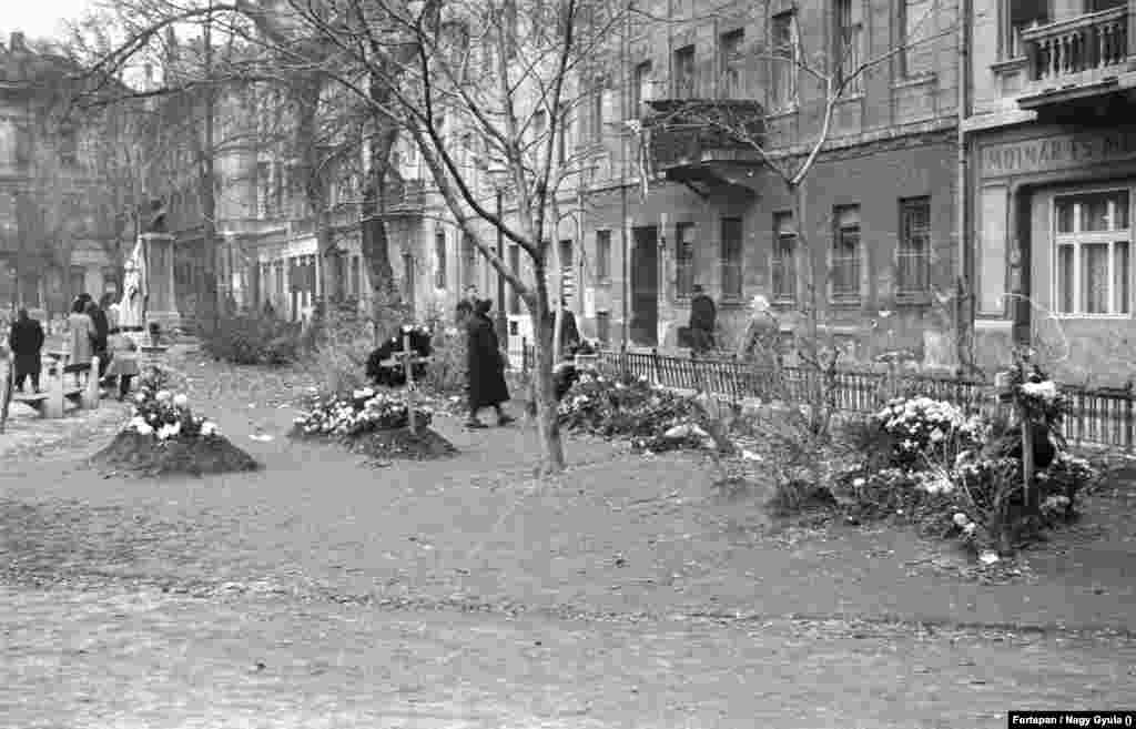 Az 1956-os forradalom és szabadságharc leverésének 65. évfordulóján országszerte tartanak megemlékezéseket, gyertyagyújtást. Tavaly elmaradt a járvány miatt, de idén ismét emlékkoncertet tartanak a budapesti Szent István-bazilikában