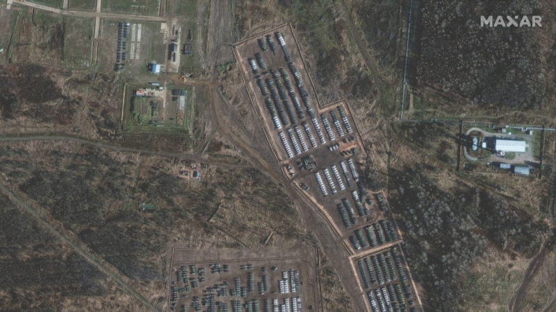CIT: к границе с Украиной свозят военную технику «в настораживающем количестве»